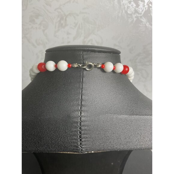 Red & White Beaded Necklace With Clasp - Picture 3 of 4